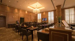 Premium Strato Hotel - Image 3