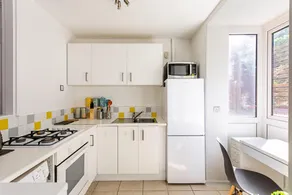 Bright & Cosy One-Bed Apartment - Image 3
