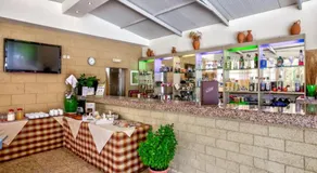 Paras Sun Hotel & Apartments - Image 4