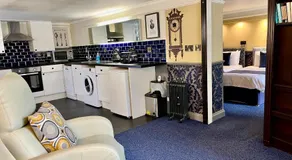 Atlantis Holiday Apartments - Image 5