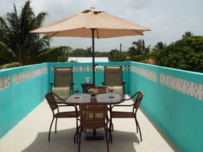 LAKE VIEW CONDO - Image 2