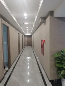 Backstreet Business Hotel - Image 4