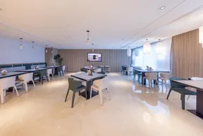 Atour Hotel Nanjing Jinma Road Station - Image 4