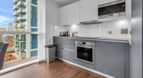 Modern 01 & 02 Bed Apartment in Canary Wharf - Image 5