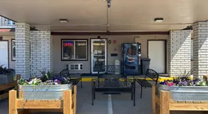 HWY 50 Inn - Image 5