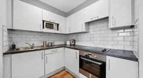 Marble DELUXE - City Centre Apt- Parking & Wifi - Image 3