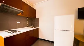 Sandown Regency Hotel & Apartments - Image 4