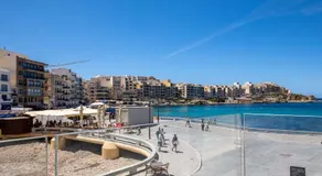 Electra Residence - Luxury Central Beachview Apartment - Image 2