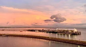 Absolute Waterfront - Tropical Sunrise Apartment Over The Water - Image 5