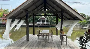 Humz Canal Stay - Image 2