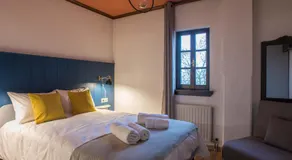 Charis Guesthouse - Image 2