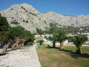 Dvosoban apart Jadra sa 2 kupaonice i 2 klime Omiš - Image 3