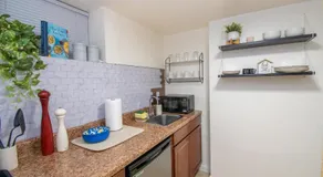 Cozy 1 Bedroom Apt - Minutes to NYC - 15 Min to MetLife Stadium FIFA - Image 5