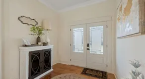 Historic Vibes, Modern Comfort - Image 3