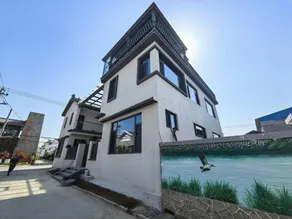 Weishan Lake Lotus Pavilion Homestay - Image 4