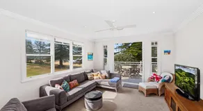 The Hamptons - Beach House - Image 2