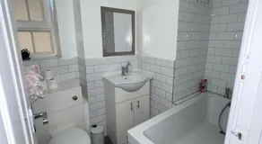 3 Bed Flat - Sleeps 6 - Parking - Wifi - Image 4