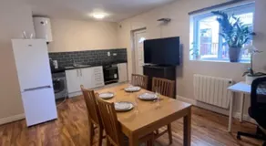 Guest House in London - Image 3