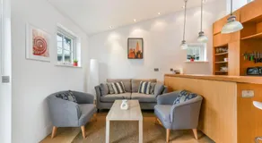Stylish Soho one bedroom apartment - Image 5