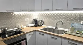 Alfa-Central Luxury Condo by Optimum Link - Image 5