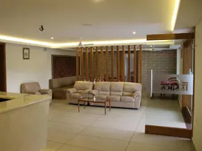 Issacs The Resort - Image 2