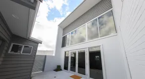 Private Mezzanine Bedroom, Soaring Ceilings, Sleeps 3, Walk to Cafes, 15 min to Bunbury - Image 3