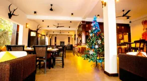 St.Lachlan Hotel & Suites - Image 2
