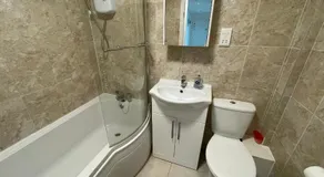 York House Apartments - Image 2