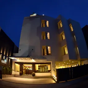 Hotel Skylight - Image 3