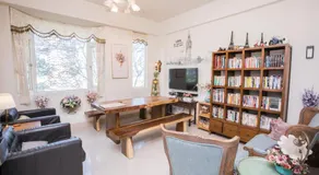 Downshifters House - Image 2