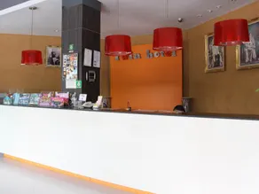 Twin Hotel - Image 5
