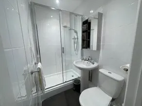 Central Hotel - Image 2