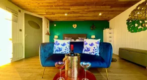 The Pod & Cwtch luxury accommodation - Image 3