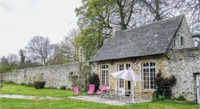 3 Bedroom Stunning Home In Gonneville-Le-Theil - Image 3
