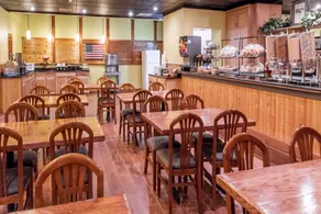 Ramada by Wyndham Medford Hotel & Conference Center - Image 4