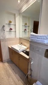 Hotel Inaya Suites - Rooms with Bathtub - Image 4