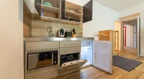 Apartment 9 - Image 3