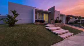 Private Oasis with Jacuzzi and Cabana Pet Friendly - Image 4