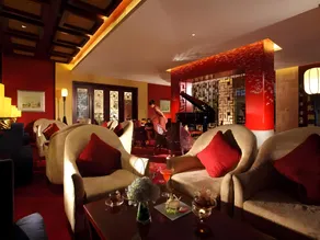 Taihu Bay New Century Hotel - Image 2