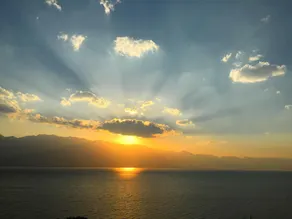 DALI洱海海景别墅“天空之镜”普通大床房临洱海近机场市区火车站环海路（免费接送机场） - Image 2