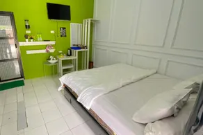 RedDoorz near Jalan Angsana Lubuk Linggau - Image 2