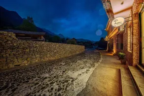 Listening to the wind · Courtyard Green Forest Rizhao Jinshan View Inn (Yulong Snow Mountain) - Image 4
