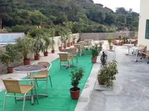 Sam Jade Guest House - Image 2