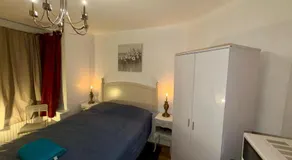 Spacious Double Room with own Sink - Image 3