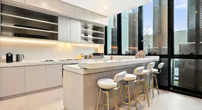 Luxury VIP 4-Bedroom Townhouse in Port Melbourne - Image 4