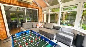 5 Bedroom villa, Oxford, 4-Free Parking spaces, WiFi, Garden, Spacious - Image 5
