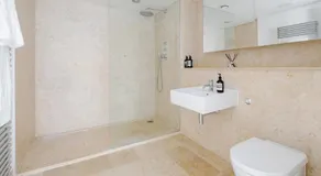 Cozy Stay In City Centre - Image 4