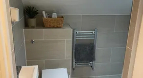 Private rooms in Ashford, Surrey - Image 3
