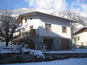 Chalet avec jardin - Image 2