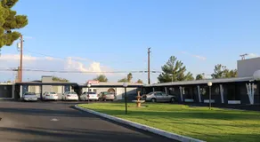 New Corral Motel - Image 4
